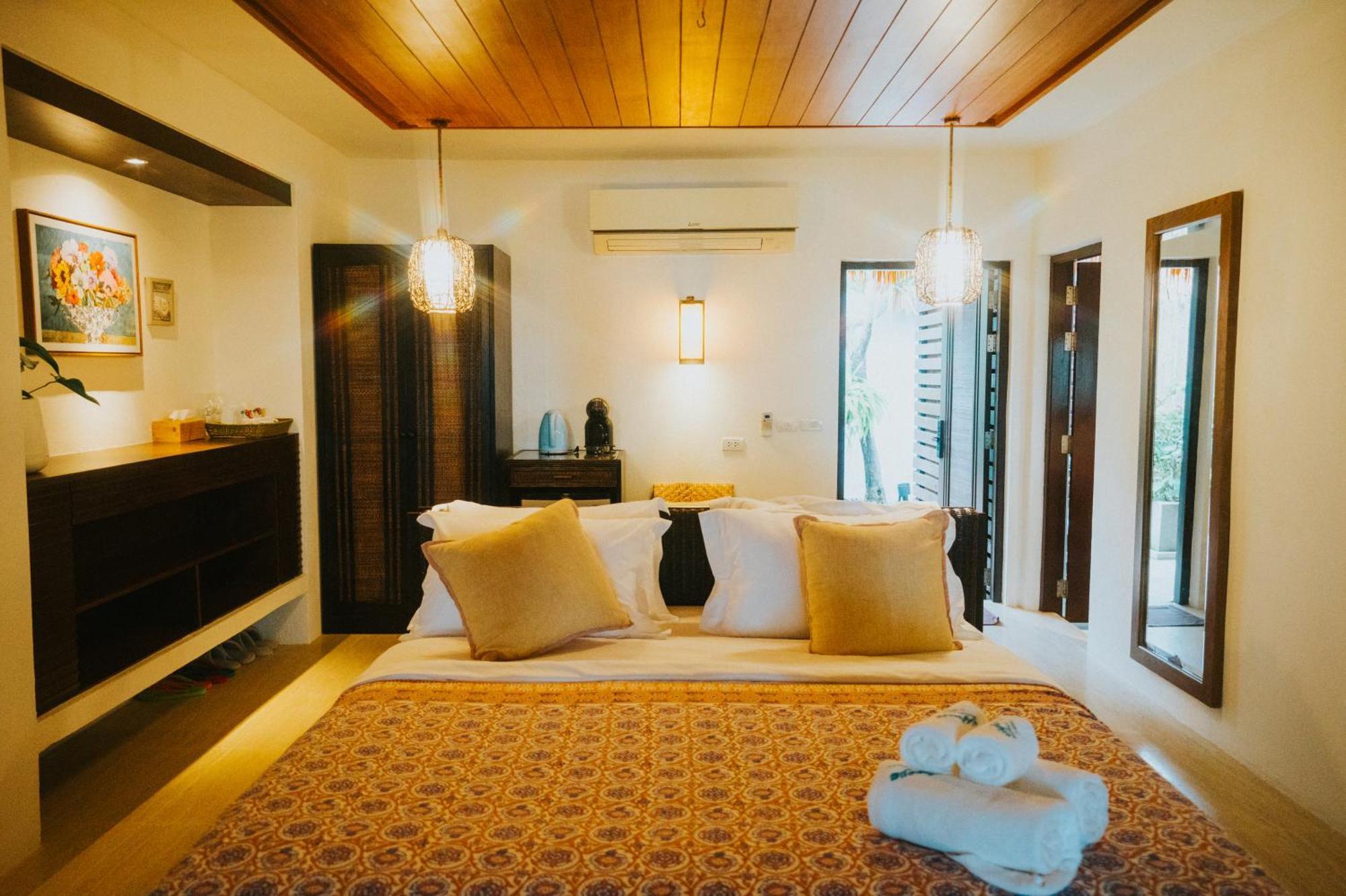 Areeya Beachfront Villas Pranburi Ban Nong Sua  Exterior photo